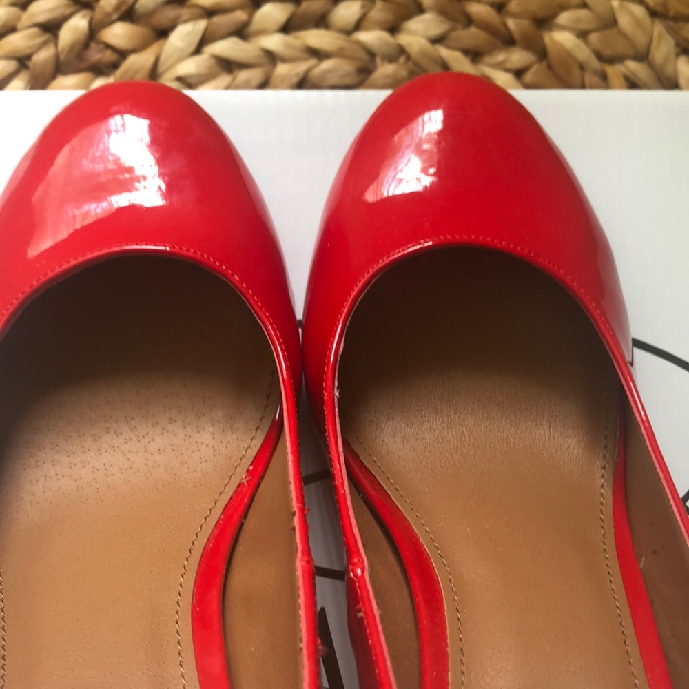 STEVE MADDEN RED SHOES 👠 - Picture 7 of 9